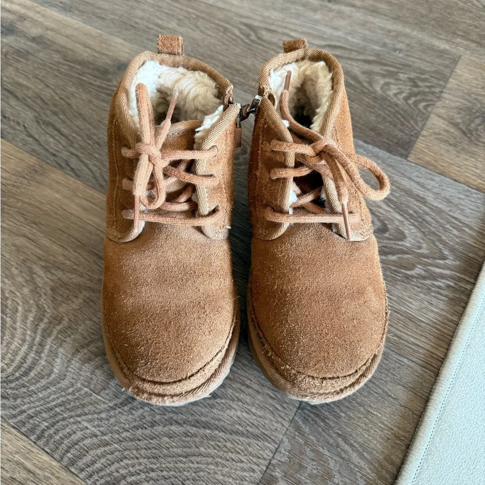 UGG BOYS' NEUMEL II BOOT size 12 Chestnut